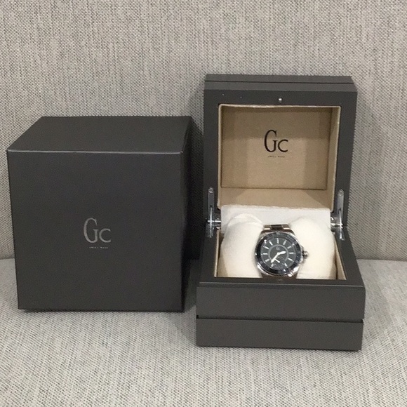 EUC. Guess Collection GC Women Sport Class Ceramic Band Black Silver 34mm Watch - Picture 1 of 9